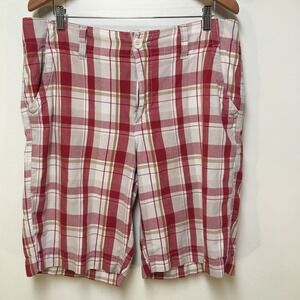 Urban Pipeline Plaid Shorts Men 36 Red White Tan Flat Front Cotton Casual Summer